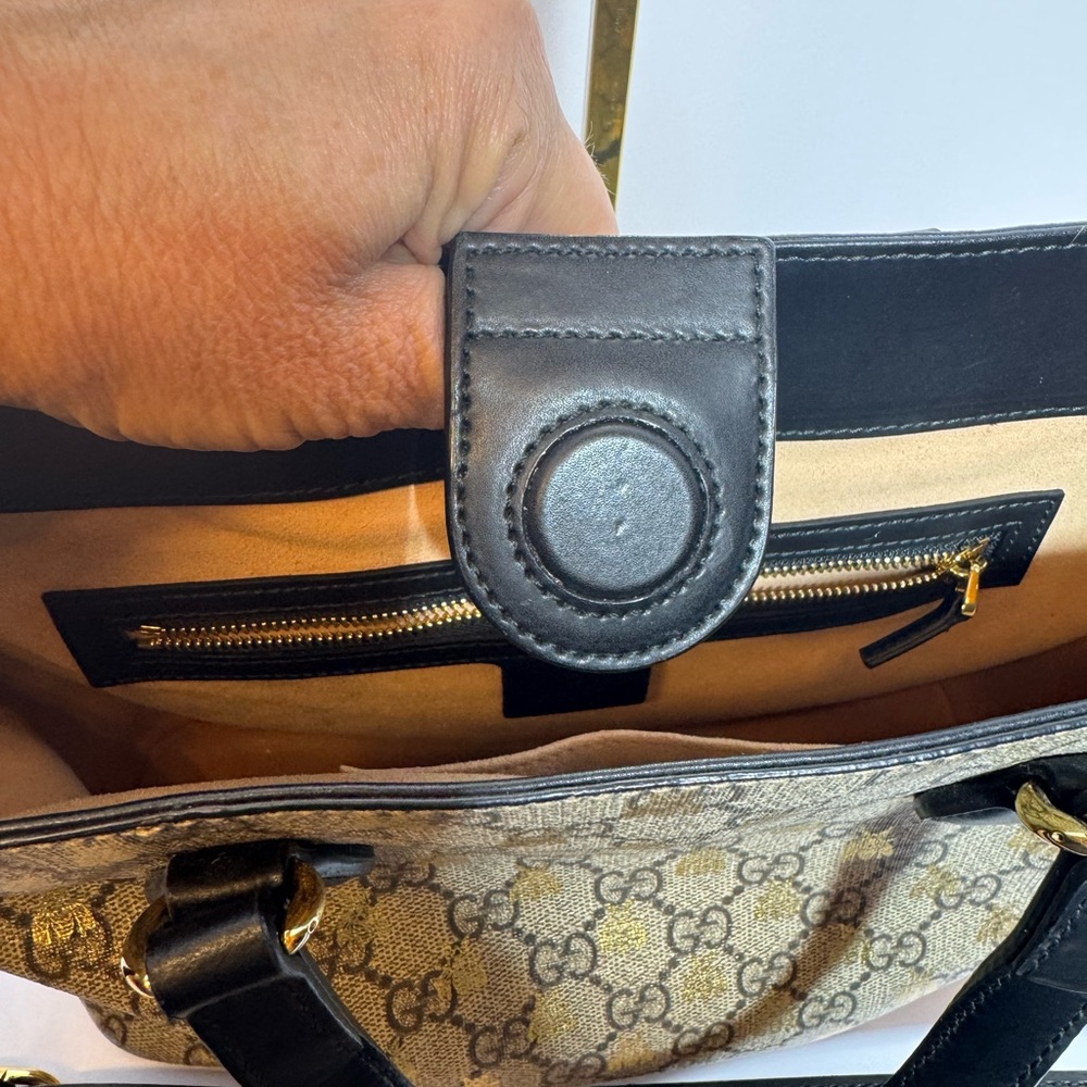 Gucci Black and Gold Women's Tote Bag - Picture 8 of 10